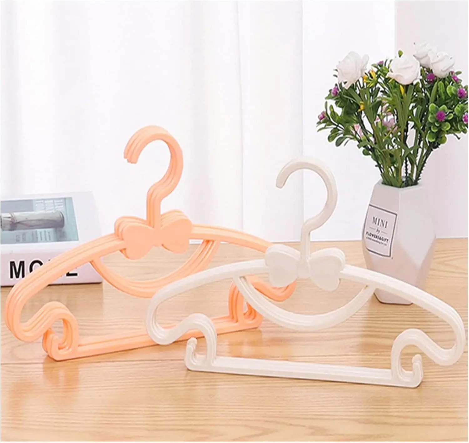 Baby Clothes Racks Plastic Tow - огляд і ціна Baby Clothing Display